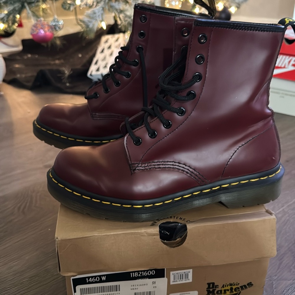 Dr Martens 1460 SMOOTH LEATHER LACE UP BOOTS